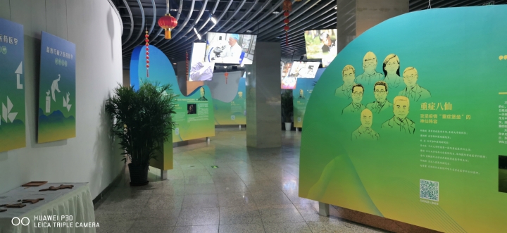 展臺(tái)施工過程實(shí)景照片----“大國匠心”人物影像展--麥博展示\_20230209132325