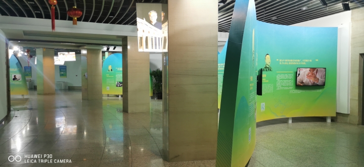 展臺(tái)施工過程實(shí)景照片----“大國匠心”人物影像展--麥博展示\_20230209132343